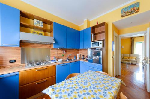 ALTIDO 3-bed flat with balcony, Genova
