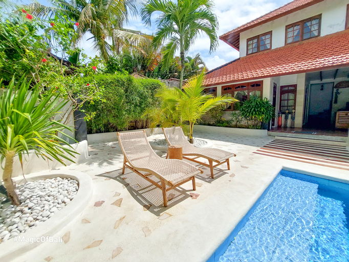 Swimming Pool 25