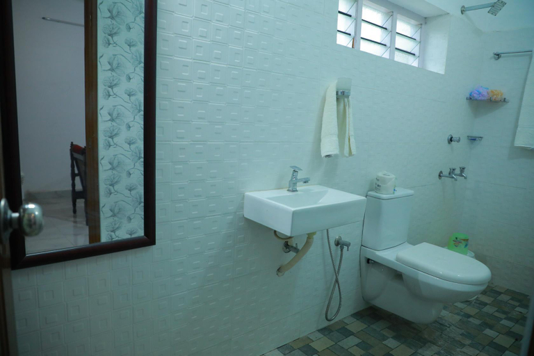 Bathroom 3, La Casa The Home Stay, Thiruvananthapuram
