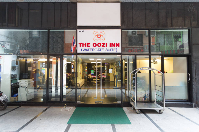 Cozi Inn Hotel, Ratchathewi