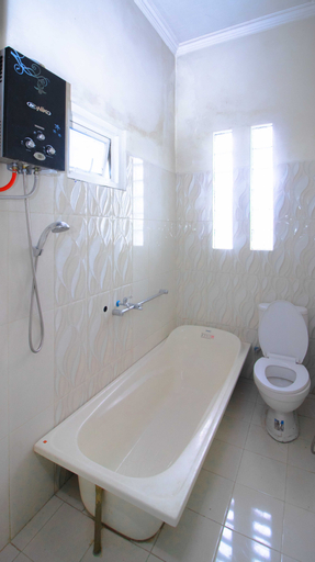 Bedroom 5, Villa Pelangi Indah Privat Pool with Montain view, Malang