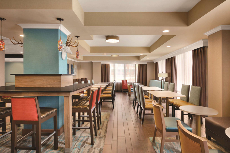 Food & Drinks 5, Hampton Inn Atlanta-Buckhead, Atlanta