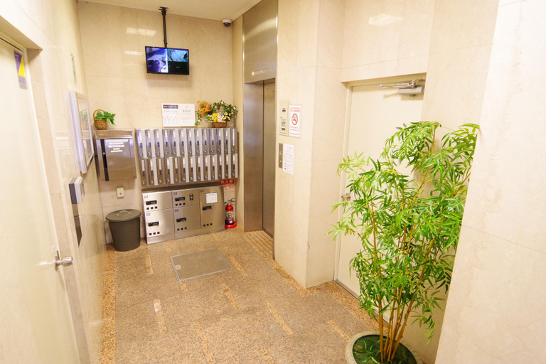 Public Area 3, Nippombashi Art Hotel 503,6min to station,FreeWiFi, Osaka