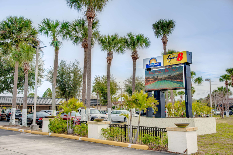 Super 8 by Wyndham St. Petersburg, Pinellas