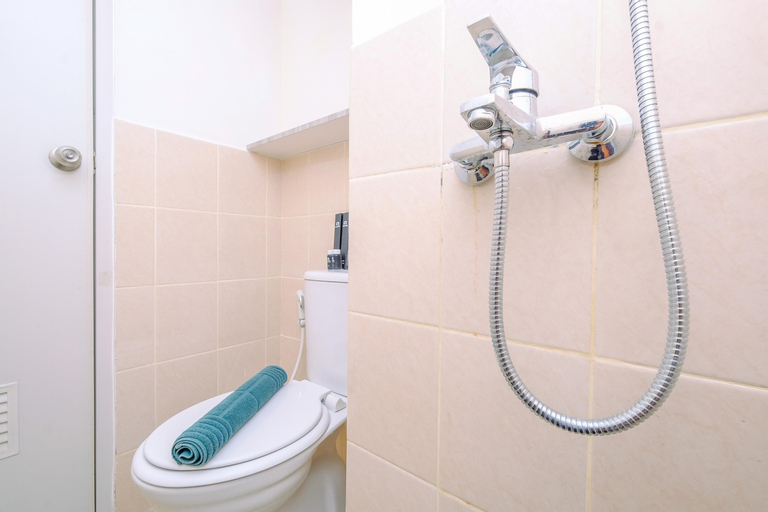 Bedroom 4, Best Choice and Comfy 2BR Podomoro Golf View Apartment By Travelio, Bogor