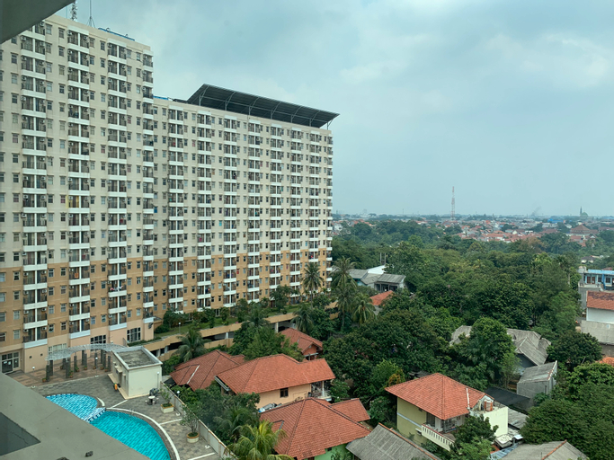Exterior & Views 8
