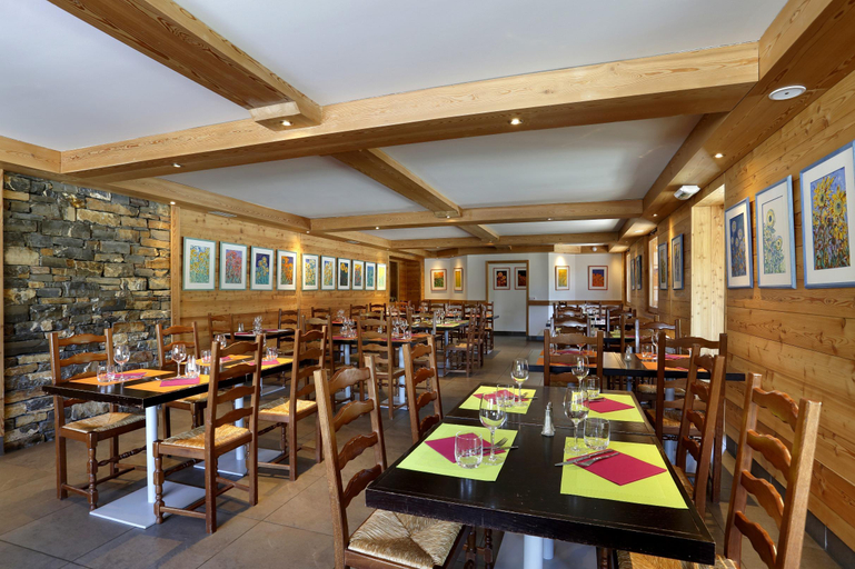 Food & Drinks 5, Logis Chalet Hotel Vaccapark, Haute-Savoie