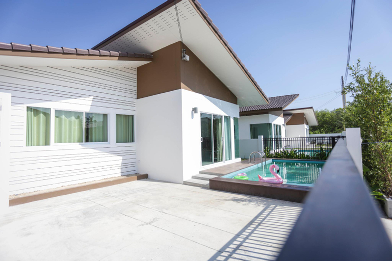 Baan Sabai Pool Villa, Ban Chang