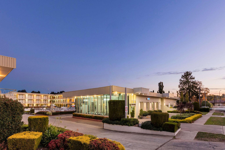 Exterior & Views 19