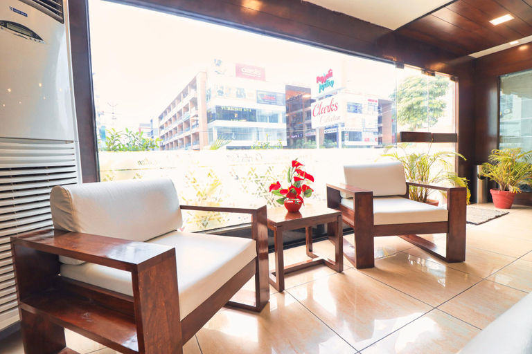 Public Area 3, Ginger Vadodara,Alkapuri, Vadodara