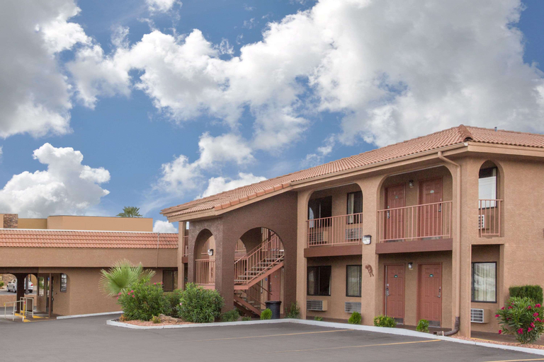 Howard Johnson by Wyndham St. George Hotel & Suites, Washington