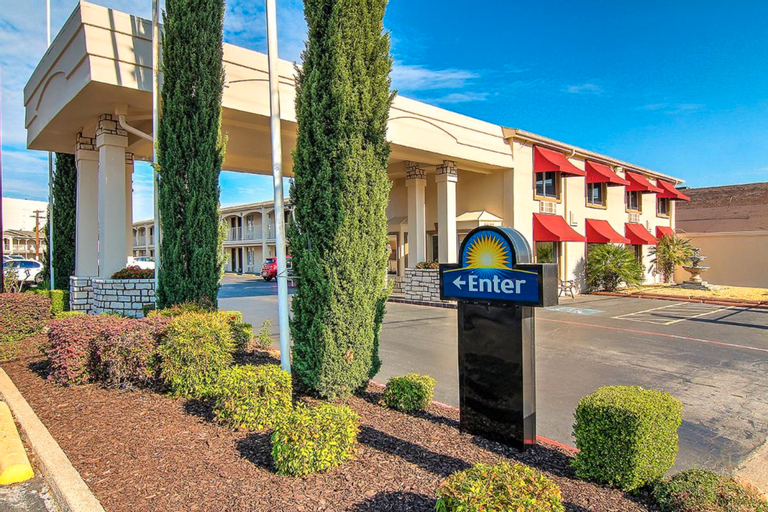Days Inn by Wyndham Market Center Dallas Love Field, Dallas
