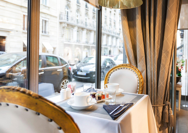 Others 4, Hotel Claridge, Paris
