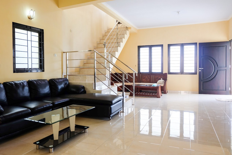 Others 5, Villa Double E, Malang