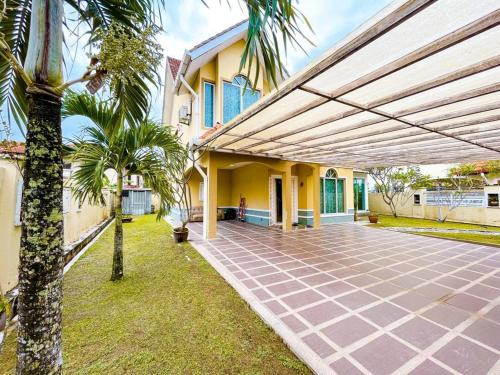 3, Nilai The Glass House Homestay Two Storey Bungalow, Seremban