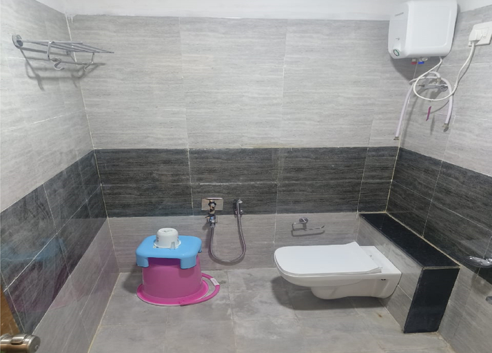 Bathroom 2, Hotel Villa Inn, Anand