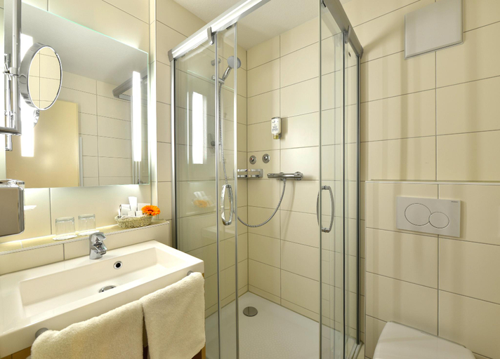 Bathroom, PLAZA INN Leonberg, Böblingen