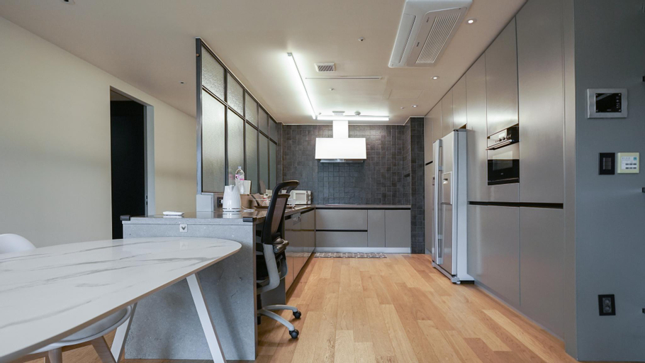 3, High Luxury Tower Palace 2Bdr apt Full Options, Gangnam