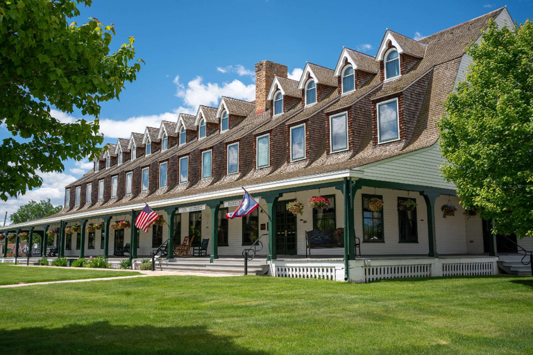 Exterior & Views