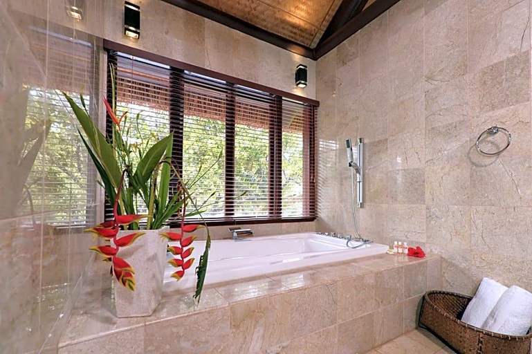 Bathroom 4, Nanuku Auberge Resort, Serua