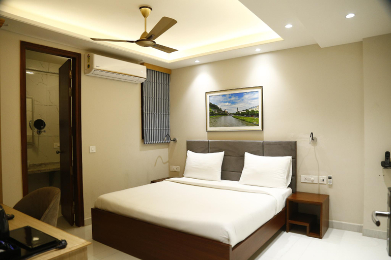 Others 4, Jaiminis Landmark, Delhi