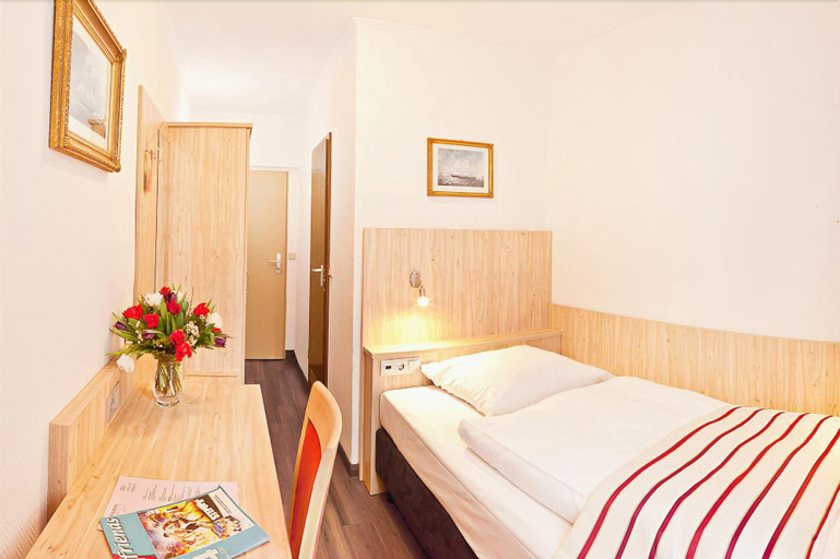 Bedroom 3, Hotel Hansa, Stuttgart