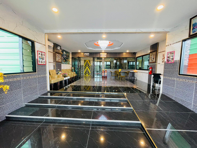 Public Area 3, Hotel Ruen Khunlek, Kanchanaburi, Phanat Nikhom