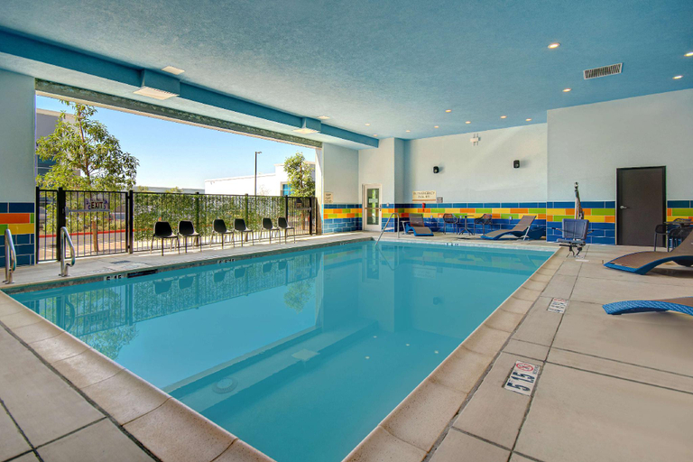 Sport & Beauty 5, Hampton Inn & Suites Ontario Rancho Cucamonga, San Bernardino