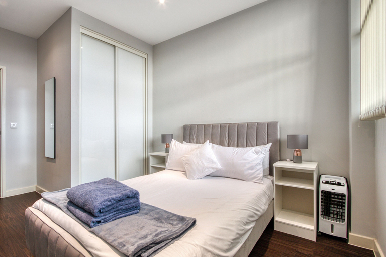 Bedroom 5, Axis house, London