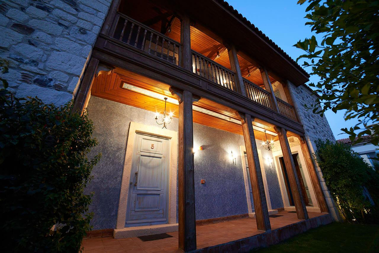 Others 4, On Oda Alaçatı, Çeşme