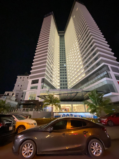 Exterior & Views 27