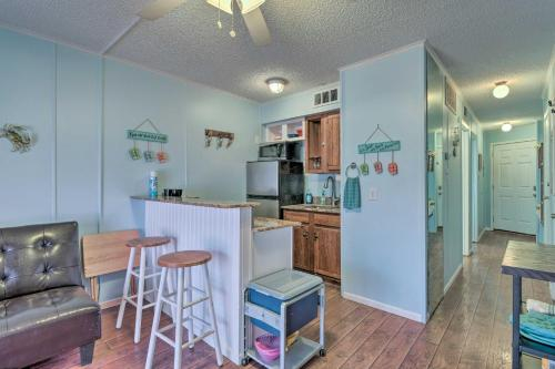 Beachside Corpus Christi Condo with Pool and View, Nueces