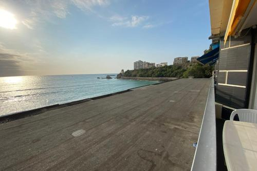 Salty Daze 1st line Studio Cote des Basques 180 ocean view - parking, Pyrénées-Atlantiques
