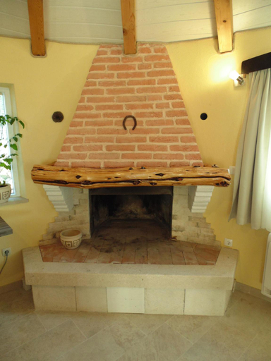2, House GLAVICA, Postira