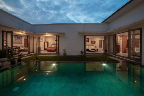 3 Bedroom Villa Perfect for Berawa, Canggu, Umalas., Badung