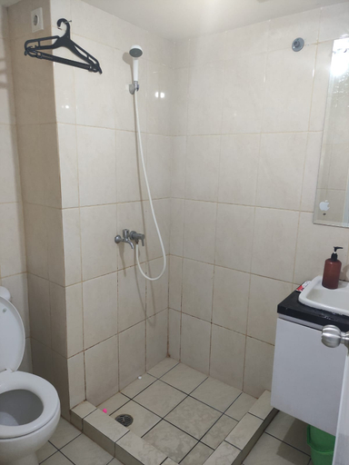 Bathroom, Springlake Summarecon by IR ROOM, Bekasi