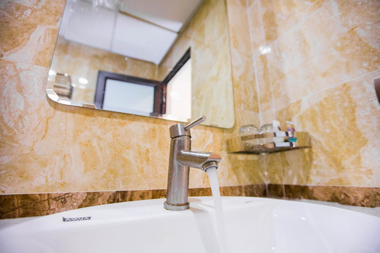 Bathroom 4, Khach san Tu Phuong - Hai Tien, Thanh Hóa City