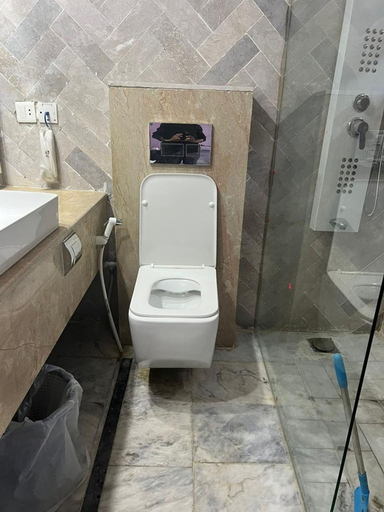 Bathroom 3, Hotel Hayatt, Larkana
