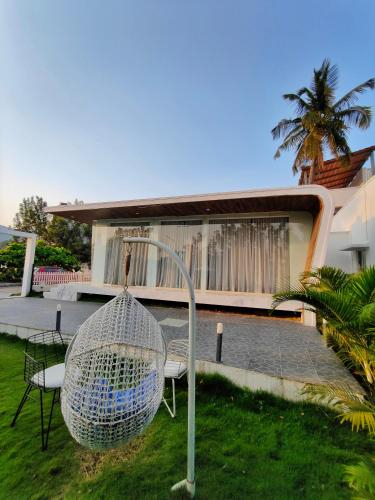 Delightful luxurious farmhouse in Nandi Hills, Chikballapura