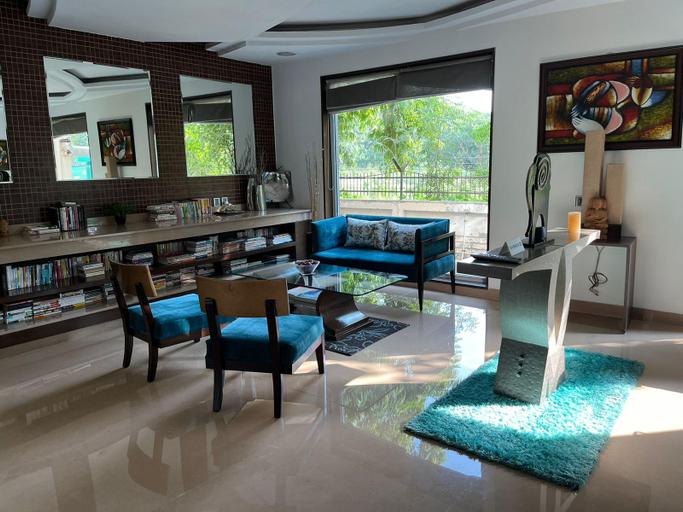 Public Area 2, YUHI MANSIONS A Boutique Stay, Gurgaon