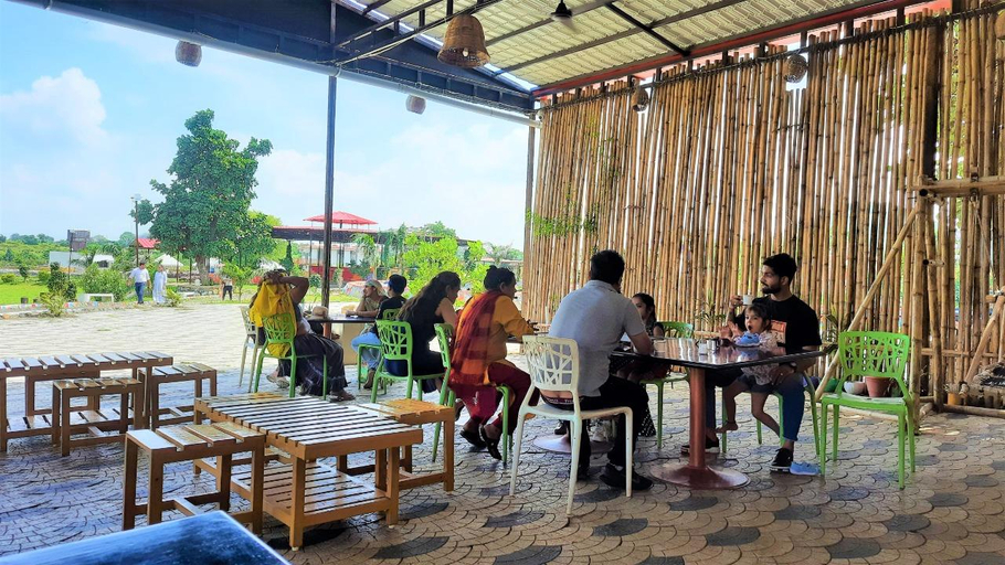 Food & Drinks, Dino Adventure Park & Resort, Dhar