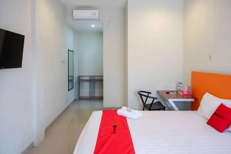 Bedroom 2, RedDoorz near Stadion Kridosono Blora, Blora