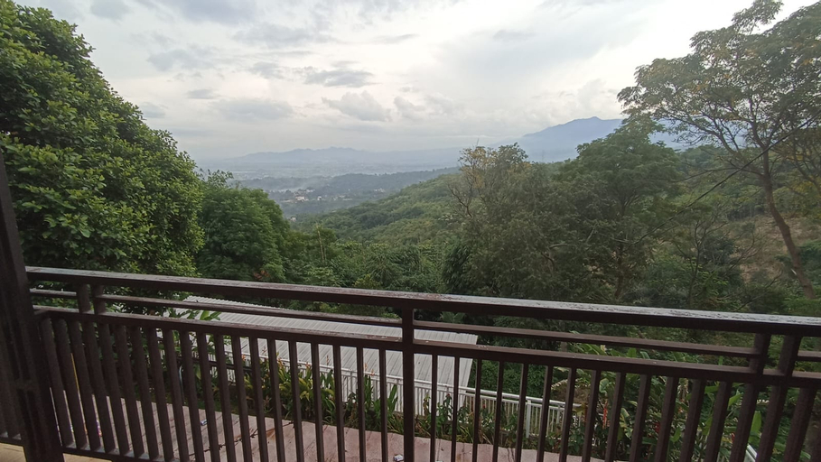Exterior & Views 2, Villa Taman Love, Bandung
