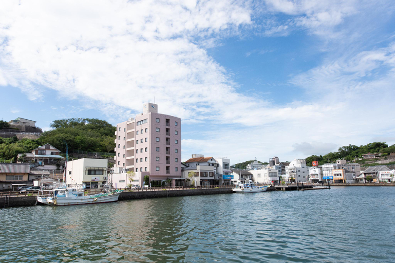 Iki Marina Hotel, Iki