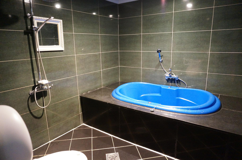 Bathroom 3, v motel, Nam