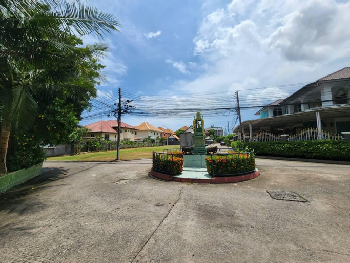 Bella-Large 5BR 4 Family&Singles-BBQ,Karaoke&Pool, Pattaya