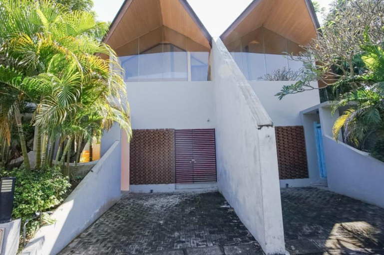 Others 4, Villa Bima II, Badung