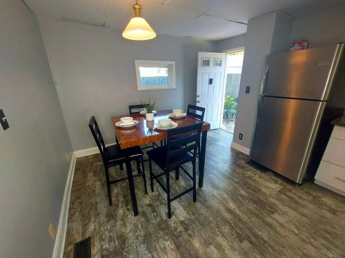 Cozy Arsenal 1 Bedroom, Marion