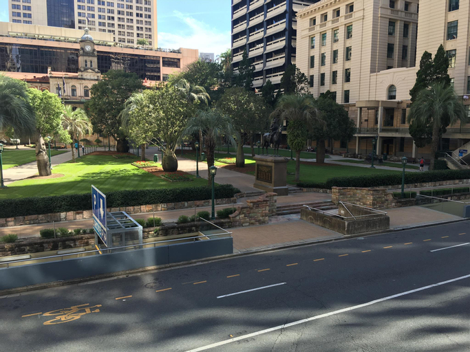 Stunning River View 2-Bed with Pool, Sauna and Gym, Brisbane