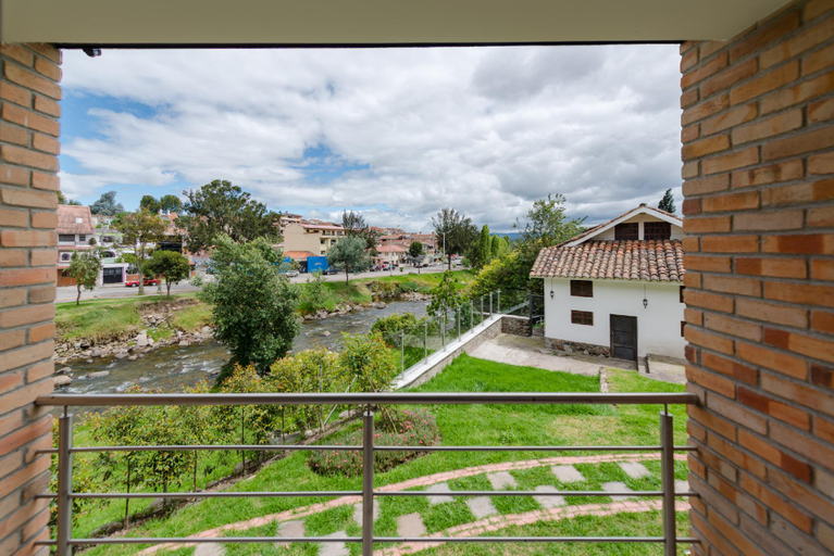 Others 3, Venue Batan Hotel, Cuenca